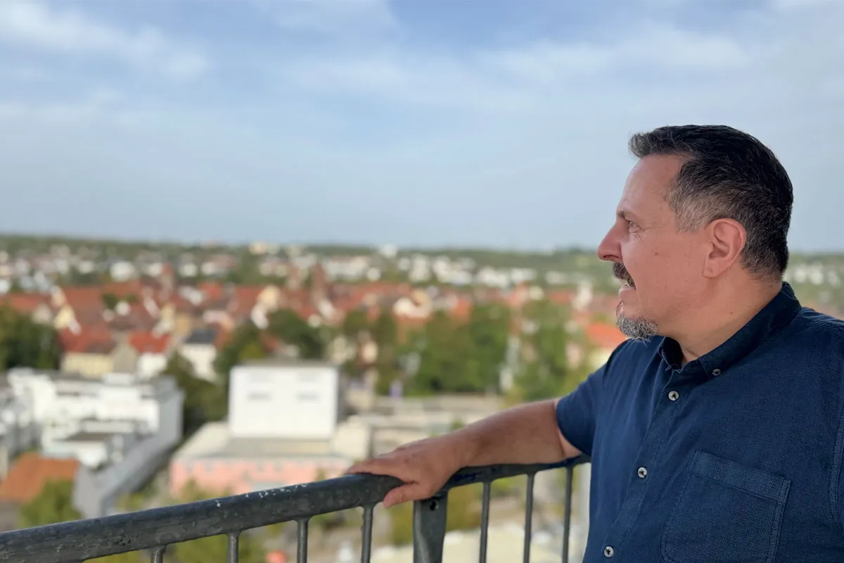Nicolò Regina mit Blick auf Villingen-Schwenningen